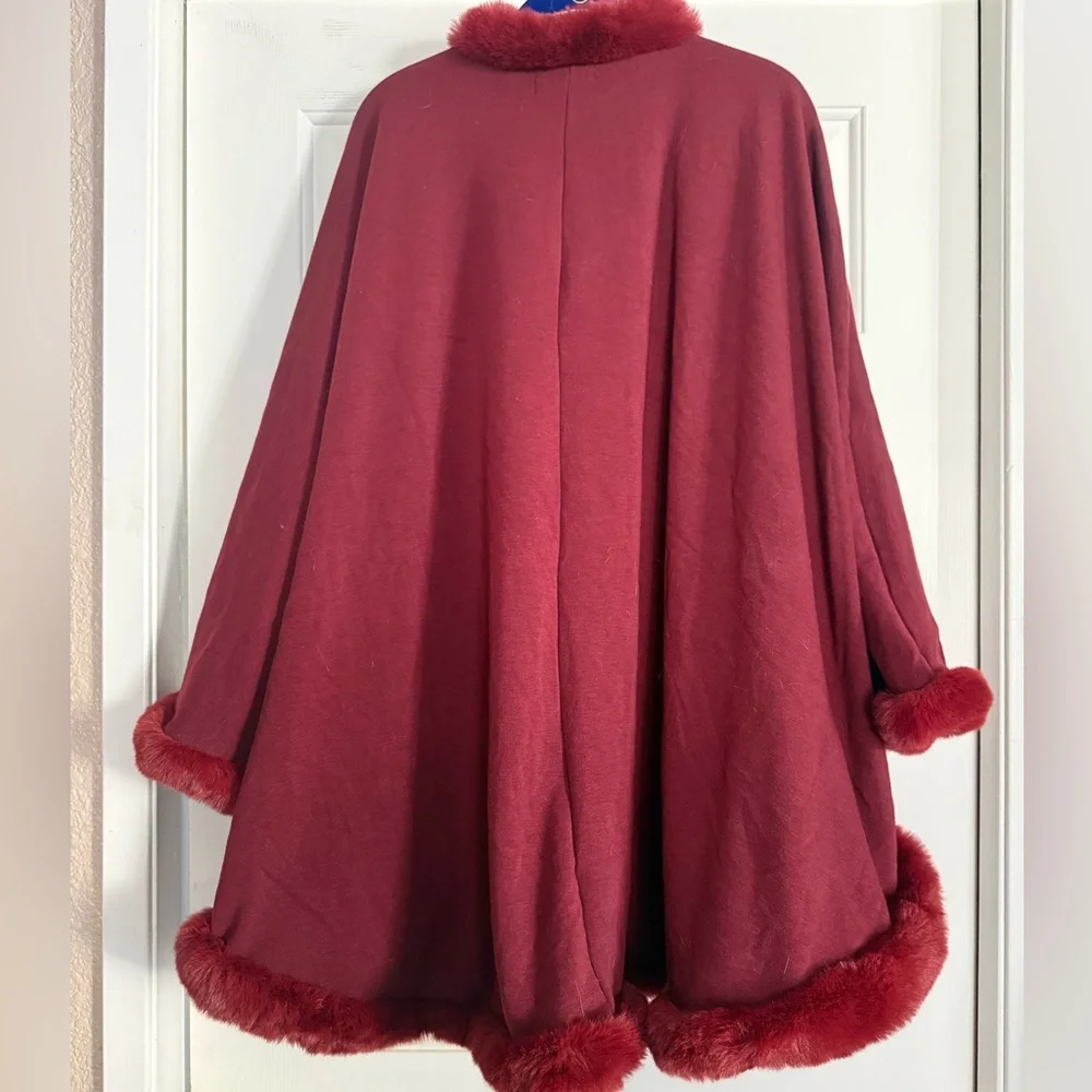 MARIGOLD KISS LUXURIOUS STUNNING OVERSIZED RED BURGUNDY FAUX FUR CAPE